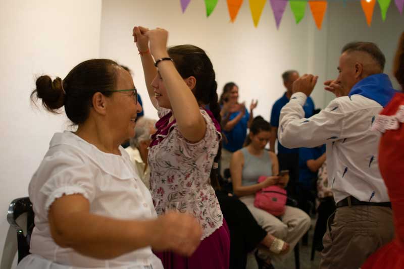 En estas presentaciones se puede apreciar la diversidad de los participantes. Las muestras también son una invitación abierta a la comunidad para animarse a incursionar en el mundo de la danza.