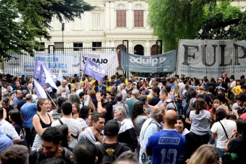 paro universitario de una semana