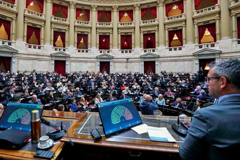 Para que la ley quede firme el Senado deberá también rechazar el veto con una mayoría equivalente. Allí la votación definirá si la norma finalmente entra en vigencia o si se mantiene la decisión presidencial, en medio de un escenario político marcado por tensiones entre el oficialismo y la oposición en torno a la agenda social y económica.