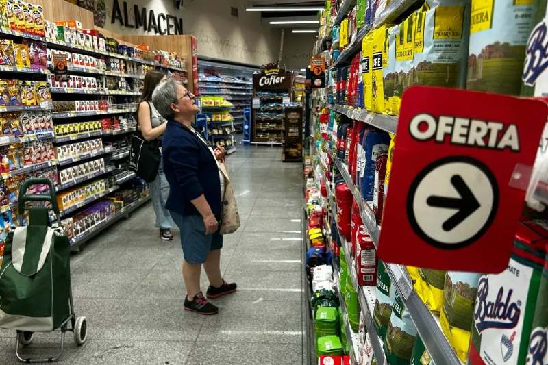 El sistema, que hasta 2025 se utilizaba para estimar la inflación (que desde 2017 releva los precios de todo el país), tiene en cuenta la variación de los precios de los bienes y servicios de 39 aglomerados y localidades de seis regiones (GBA, Pampeana, Noreste, Noroeste, Cuyo y Patagonia), y se estructura en una canasta que pondera los patrones de consumo de las familias de acuerdo a la Encuesta de Gastos e Ingresos de los Hogares de la temporada 2004/05. 