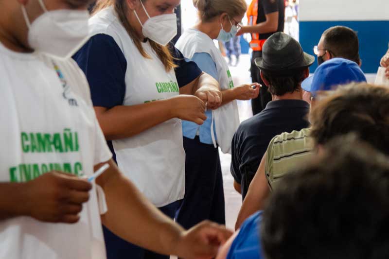 La entidad informó que en la Argentina la variante predominante sigue siendo la ómicron, y resaltó que la nueva línea viral posee todas las características de contagio y sintomatológicas semejantes, por lo que recalcó la importancia de completar la vacunación y mantener las medidas de higiene recomendadas desde el inicio.