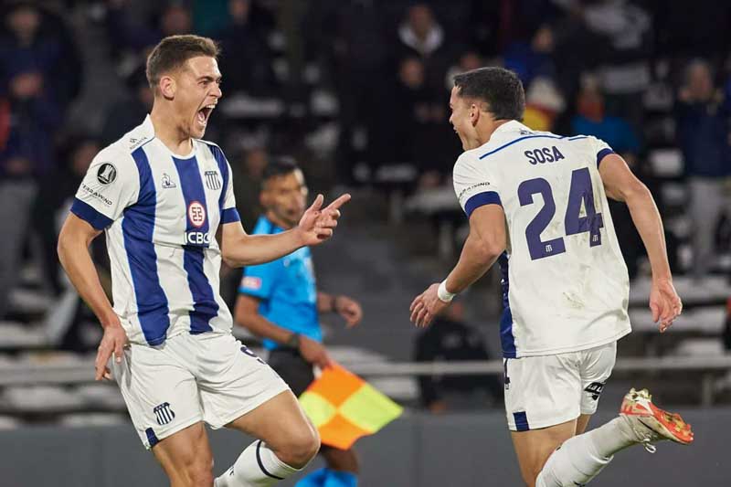 Los cordobeses ya clasificados a octavos de final de la Conmebol Libertadores, vencieron en el Mario Alberto Kempes 1-0 a Cobresal. Federico Girotti convirtió el único tanto del partido a pocos minutos del cierre del encuentro, que le permitió ratificar su liderazgo en el grupo B.