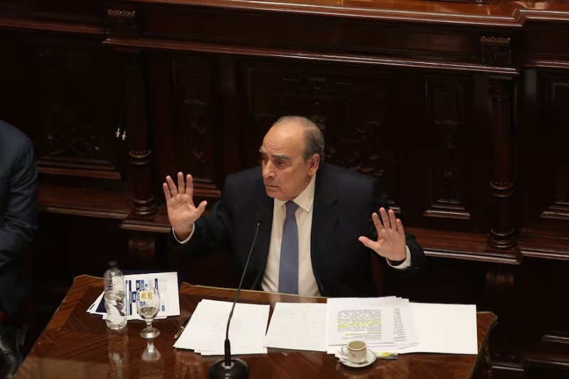 no aguantó y se retiro de la legislatura