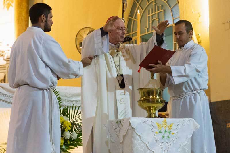 La misa crismal -una de las ceremonias más importante del catolicismo- fue presidida por el arzobispo Andrés Stanovnik. 