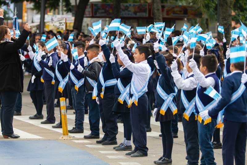 La ceremonia de la Jura a la Bandera se celebra  en cada rincón de Argentina, convirtiéndose en un acto emblemático que se realiza anualmente, y es protagonizado por estudiantes de cuarto grado de todo el país. 