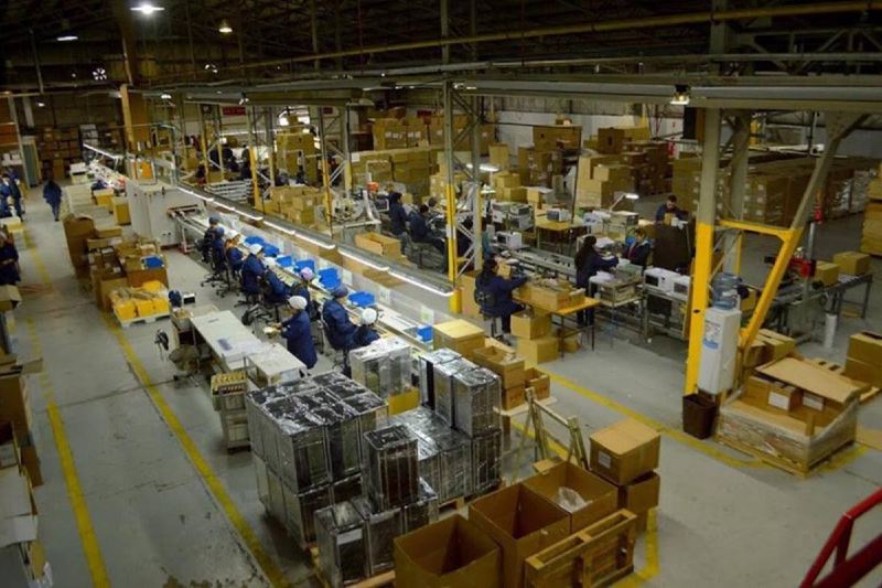 Los bloques que presentaron el menor nivel de utilización son productos textiles (41%), de tabaco (41,2%), de caucho y plástico (42%), metalmecánica (42,8%), edición e impresión (48,9%) y la industria automotriz (48,9%), en este último caso el descenso en la comparación interanual fue especialmente pronunciado, ya que en marzo de 2024 el uso de la capacidad instalada fue del 57,9%. 