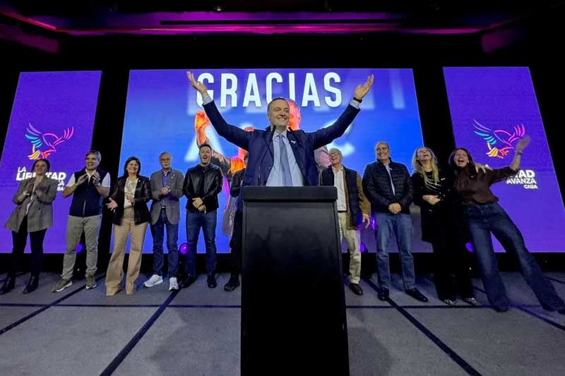 Tras los resultados, el presidente Javier Milei celebró que “la Ciudad se pintó de violeta” y pidió extender ese respaldo a nivel nacional. Adorni, quien asumirá su banca el 10 de diciembre, agradeció al gabinete libertario por su apoyo y señaló que “la gente eligió un cambio real”. En su discurso, también convocó a dirigentes de otras fuerzas a sumarse “sin egoísmos ni mezquindades”.