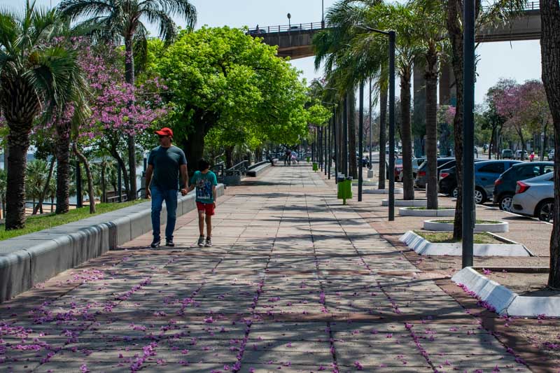 El 11 de octubre, un feriado trasladable según la ley Nº 27.399, se establece como un día puente, diseñado para fomentar el turismo. La posibilidad de disfrutar de un fin de semana largo no solo brinda la oportunidad de descanso, sino que también incentiva a los ciudadanos a explorar diferentes destinos dentro del país, reactivando así la economía local y generando espacios de convivencia y recreación.