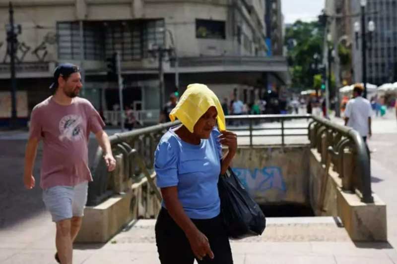 El Instituto Correntino del Agua y del Ambiente (Icaa) informó que la ciudad se vio invadida por una alta sensación térmica, viviendo otra jornada calurosa, que precede a la llegada de tormentas, por lo cual el Servicio Meteorológico Nacional (SMN) lanzó la señal de prevención para hoy. Prevén que el fin de semana las condiciones se mantendrán.