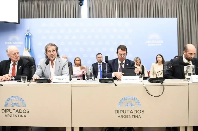 Disidencias en los bloques}