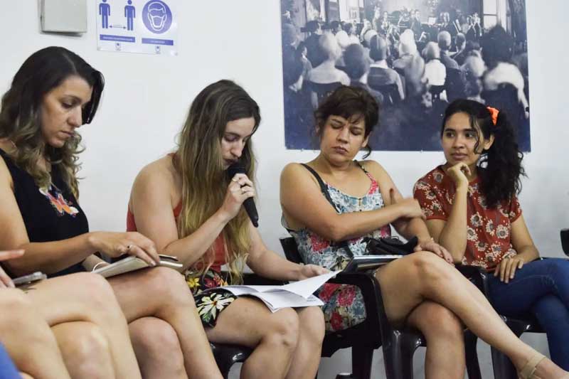 El público general tendrá que abonar un pago único anual de $80.000 o dos cuotas de $45.000, la segunda en junio, mientras que los estudiantes universitarios podrán cursar sin costo. Las clases comenzarán la semana del 9 de marzo y cada actividad contará con cupos limitados. Para más información sobre horarios y contenidos, el centro cultural habilitó consultas a través de sus canales institucionales.