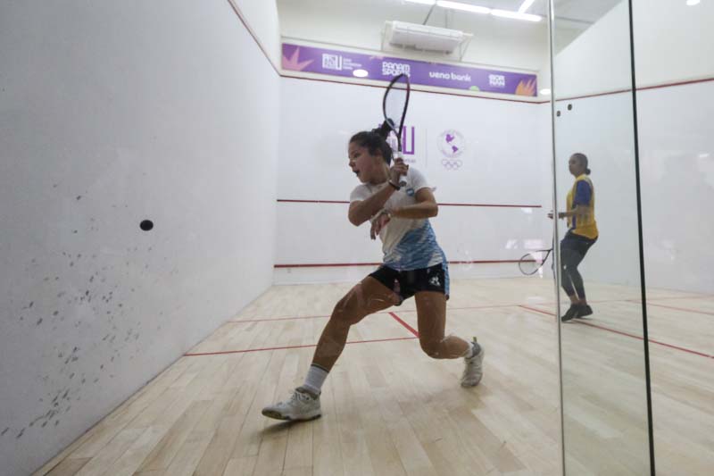 En el squash femenino Paula Rivero superó en octavos a la barbadense Sumairaa Suleman (11-5, 11-5 y 11-2), pero fue eliminada por la mexicana Mariana Narváez en un partido ajustado (11-6, 11-2, 7-11, 6-11 y 11-8).