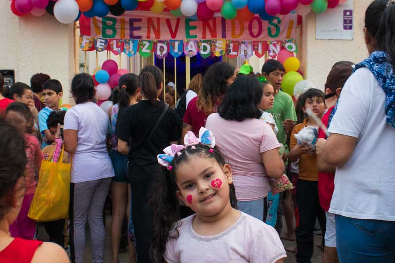  dia del niño -   niñez   -   infancia   -   juegos   -   celebración   -   fiesta -   regalos  