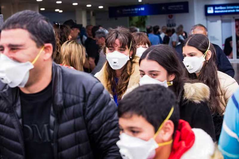 El Ejecutivo nacional (que estuvo en contra de la cuarentena en la época del covid-19) esgrime que si se acepta afectaría la toma soberana de decisiones, y que -además- no podría asumir la capacidad para cumplir con las obligaciones establecidas sin comprometer sus políticas internas (“gasto social” o “déficit”), discurso que quiere reforzar la no intervención estatal, a pesar del costo de vidas humanas.