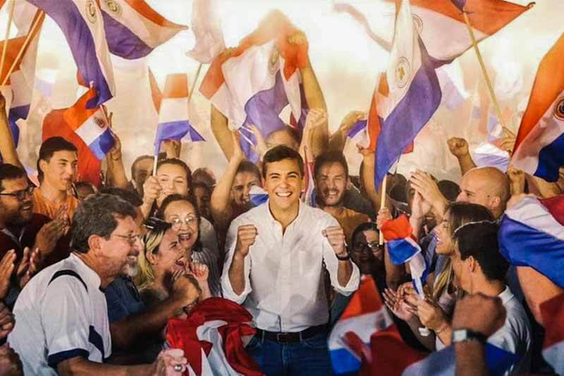 Santiago Peña se impuso a Efraín Alegre con una amplia ventaja y será el nuevo presidente.