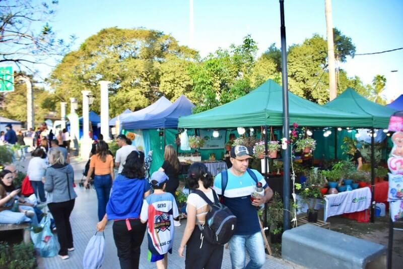 El jueves 19 continuará en la plaza La Cruz -calle Salta, barrio del mismo nombre-, el viernes se repetirá la propuesta en la plaza República del Perú -Mil Viviendas-, en la plazoleta Los Inmigrantes -barrio Berón de Astrada-, en el predio de Larrea al 3400 -frente al colegio Illia, barrio Laguna Seca-, y en la plaza Evita -Sarmiento y Maipú, barrio Berón de Astrada-.