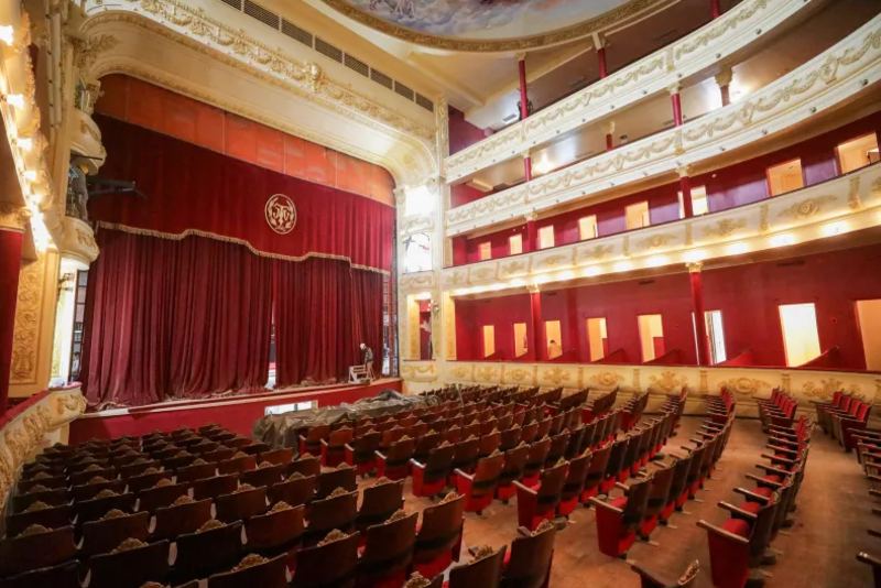 Además de las funciones de estreno -que también serán transmitidas por vía streaming- habrá presentaciones especiales para colegios a las 10 y a las 15, y también una función para el público en general. Asimismo, hay una invitación para ver la serie animada, Epopeya del Iberá, desde la plataforma Corrientes Play.