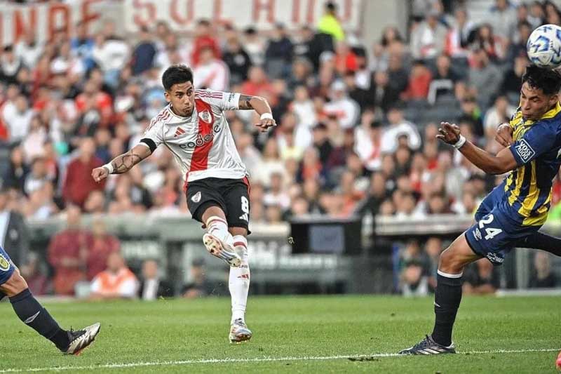 El equipo dominó desde el inicio y encontró el primer gol antes del descanso gracias a Solari, en su despedida del Monumental antes de partir al Manchester City. En el complemento, el ingreso del Pity Martínez fue clave, aportando dos asistencias y convirtiendo un penal.