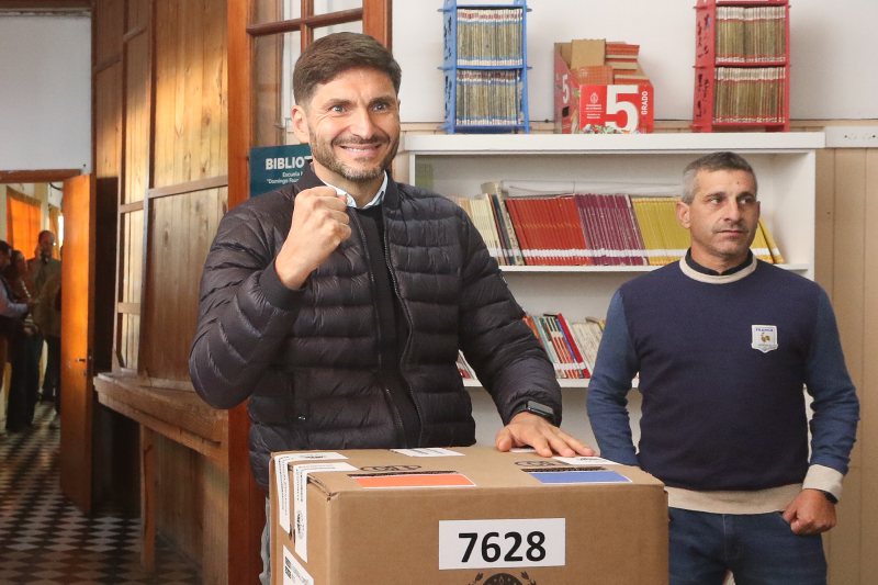 El resultado electoral, pese a la baja participación en las urnas y a la diferencia de votos obtenida, es el previsto por el oficialismo santafecino, el triunfo con una diferencia estrecha con el segundo puesto, y ahora podrá realizar modificaciones en la constitución provincial, aun teniendo que concretar alianzas con la oposición, que le permitan al mandatario actual a ser reelecto en 2027.