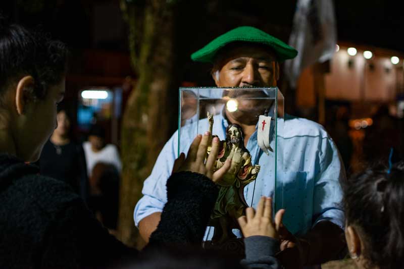 Después de mucho tiempo los feligreses lograron obtener una imagen bendecida, que fue donada por la Municipalidad. La recibieron todos los creyentes como símbolo de esperanza y fe durante las actividades.