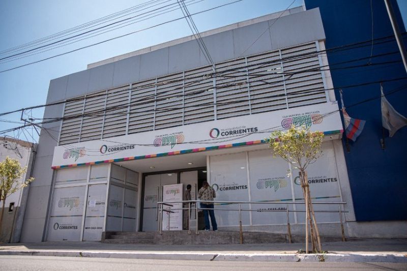 Las ferias de la ciudad hoy estarán de 8 a 13 en Larrea al 3400 del barrio Laguna Seca; la plaza República del Perú de las Mil Viviendas; la plazoleta Los Inmigrantes del barrio Berón de Astrada; la plaza Primera Junta del barrio Yapeyú, y en el paseo Arazaty de 10 a 22. El domingo estarán de 10 a 22 en el paseo Arazaty. Los mercados abrirán hasta el domingo por la mañana.