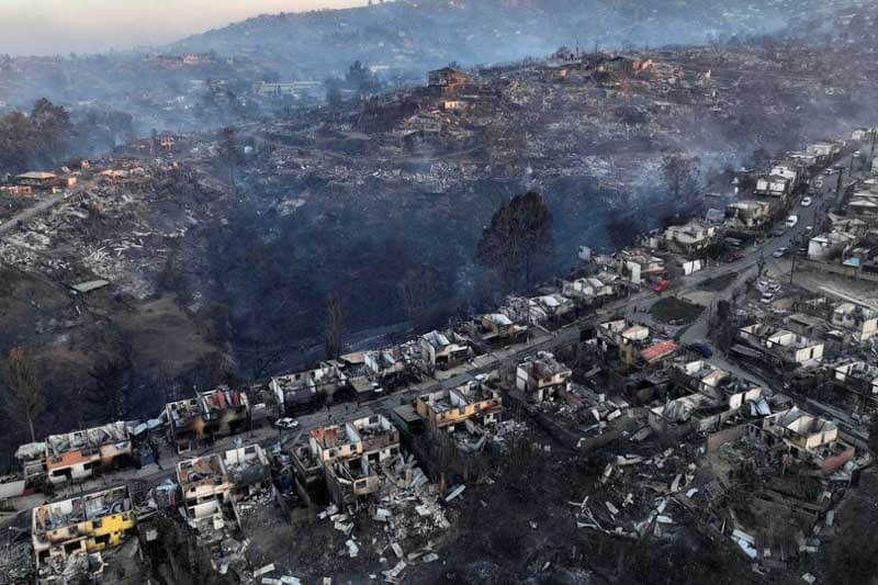 El contraalmirante Daniel Muñoz, jefe de la Defensa Nacional en esas provincias, confirmó la detención de dos sospechosos de iniciar incendios cerca del jardín botánico de Viña del Mar. 