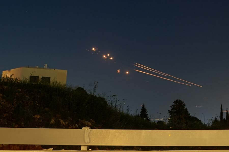 El ministro de Asuntos Exteriores de Irán, Hosein Amirabdolahian, realizó declaraciones sobre el hecho y afirmó que hubo un intento de magnificar el ataque, con el objetivo de que Israel pueda “sacar una victoria de su repetida derrota”, y aseguró que los “mini drones” solo causaron daños menores.