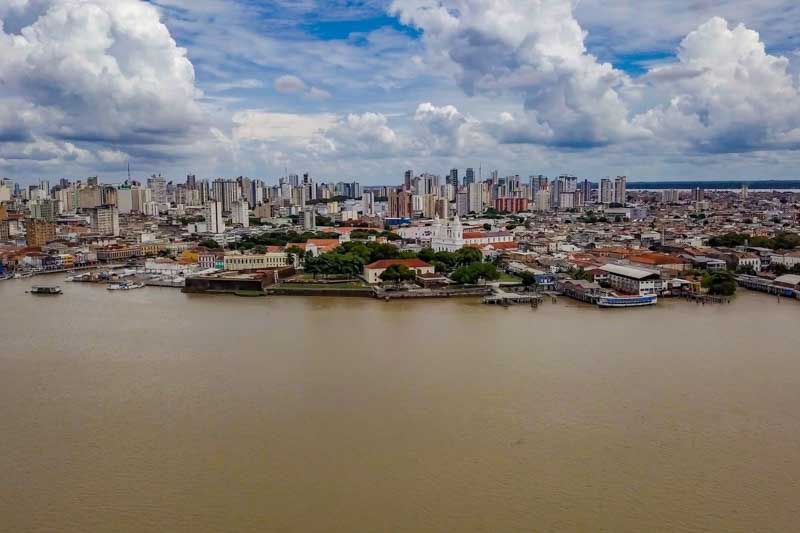 Belém, en el corazón de la Amazonia, fue elegida como sede para resaltar la importancia de conservar uno de los ecosistemas más críticos del planeta. La ciudad combinará su rol histórico y cultural con el desafío de ser epicentro de un evento que pondrá a prueba la capacidad de cooperación internacional frente a la urgencia climática.