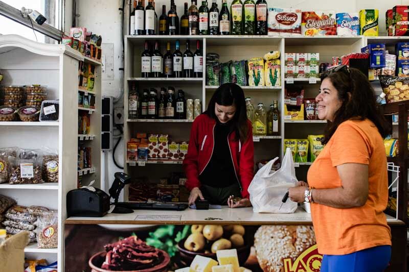 En lo que respecta específicamente al NEA, tuvo una variación de precios del 3,3% (levemente por debajo de la tendencia nacional), con un acumulado del 89,7% de inflación y un 195,1% en los últimos doce meses. De esta manera, en los nueve meses del año la región estuvo más de diez puntos porcentuales por debajo de la inflación nacional, continuando con la misma tendencia desde el último informe.