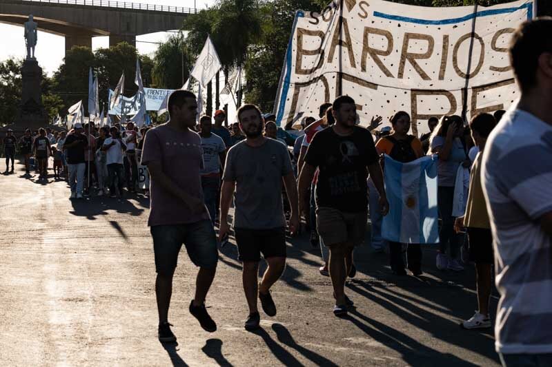 La manifestación en Corrientes destacó la continuidad del reclamo, así como la resistencia a las posturas políticas que ponen en riesgo los valores fundamentales para la democracia y el respeto a los derechos humanos.