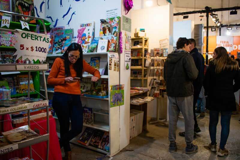 Además, se abrieron las convocatorias para presentaciones de novedades editoriales, stands y comercialización de libros. Están dirigidas a autores, librerías y editoriales de toda la provincia y permanecerán abiertas hasta el viernes 27 de junio.Para novedades editoriales 2024/2025, la inscripción es a través del siguiente formulario: https://forms.gle/GAjxa6tZjhzuSFN78. Para stands editoriales, el formulario está disponible en: https://forms.gle/B93Y4GfLKfZgzYJj8