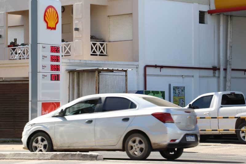 Estos cambios generan debates sobre políticas energéticas y su repercusión en la economía regional. La información sobre los nuevos valores ofrece incertidumbre a los usuarios. El sector petrolero sigue siendo sensible a los factores externos. 