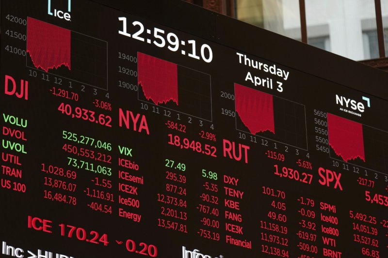 La caída se produjo tras la reactivación de la política de aranceles generalizados por parte de Trump, una medida llamada “proteccionista”, que ha comenzado a golpear las economías dependientes de la exportación de materias primas y manufacturas típicas en América Latina. A esto se suma la incertidumbre por los conflictos globales por los recursos energéticos, la guerra tecnológica entre grandes potencias y una posible crisis inflacionaria.