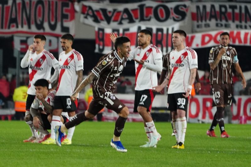 Un planteo que bloqueó al Millonario}