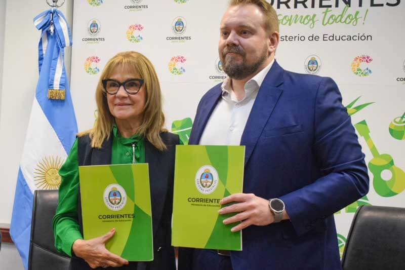 El Ministerio proporcionará el personal docente idóneo, mientras que la empresa Tipoití habilitará una extensión áulica del centro de formación profesional Elías Abad, en sus instalaciones, con la infraestructura y los insumos necesarios. Este convenio es relevante para formar recursos calificados, tanto para la empresa como para la comunidad.