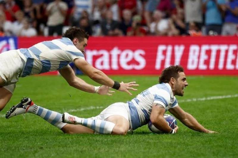 Emiliano Boffelli fue clave, anotando penales cruciales. Luego de un try galés Los Pumas dieron un giro sorprendente con dos tries de Joel Sclavi y Nicolás Sánchez, y con una gran actuación en los minutos finales definió el encuentro con un tremendo tackle de Moroni sobre el inglés argentino y la brillante intercepción de Nicolás Sánchez al final para asegurar la victoria..