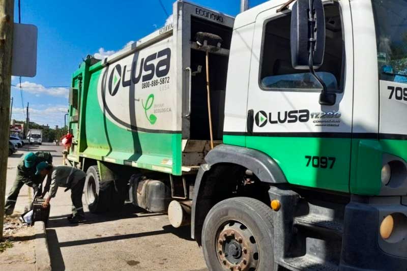 La Secretaría de Ambiente informó que en los días 16, 20 y 24 dará normalmente, en las zonas y horarios habituales, el servicio de recolección de residuos. Lo mismo ocurrirá en los barrios comprendidos en la recolección diferenciada y con el que se cumple en los diferentes puntos verdes. El Tribunal de Faltas atenderá con una guardia de 8 a 16 los trámites abreviados (secuestros comunes y retiro de vehículos), pero el 16 cumplirá funciones de 9 a 15 para trámites urgentes. 
