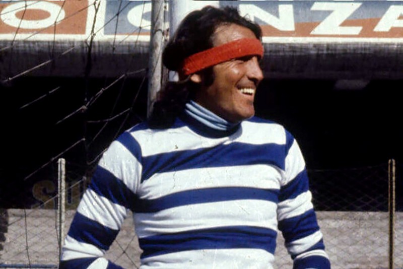 Debutó en Atlanta (donde hizo las inferiores) en 1962, en 1964 fue adquirido por River Plate (donde alternó con el mítico arquero Amadeo Carrizo), luego pasó a Gimnasia y Esgrima La Plata entre 1969 y 1974, después fue a Unión de Santa Fe (1975), y en 1976 pasó a Boca Juniors. Su apodo, “El Loco”, comenzó a surgir casi desde el inicio de su carrera, consolidándose con sus travesuras durante los partidos, como cuando -jugando para River- le tiraron una escoba desde la tribuna y él la tomó para barrer bajo los 3 palos.