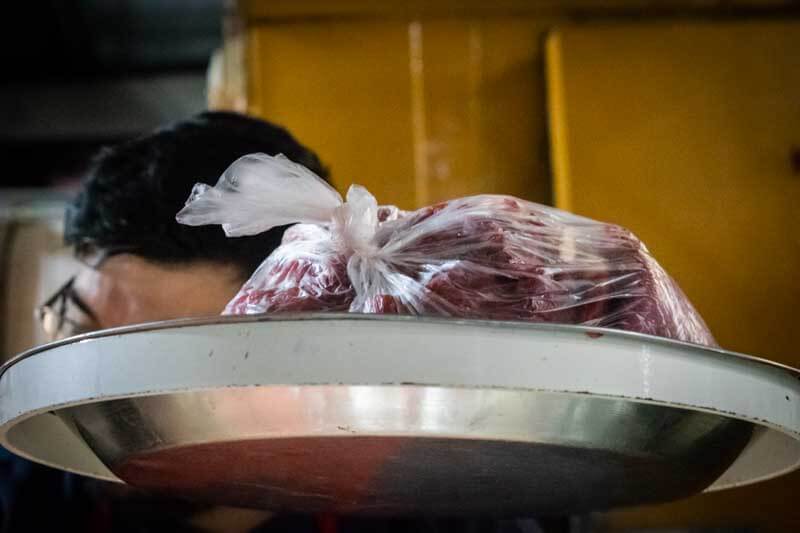Distribuidores locales estimaron un posible aumento del 30% en el valor de la carne a partir del sábado. En las carnicerías pequeñas abogan por un incremento escalonado en lugar de uno abrupto.
