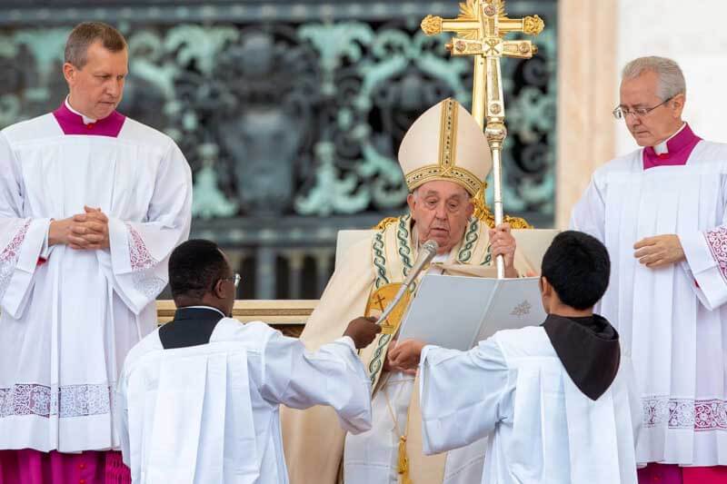 papa Francisco-ceremonia-canonizacion-santos-vaticano