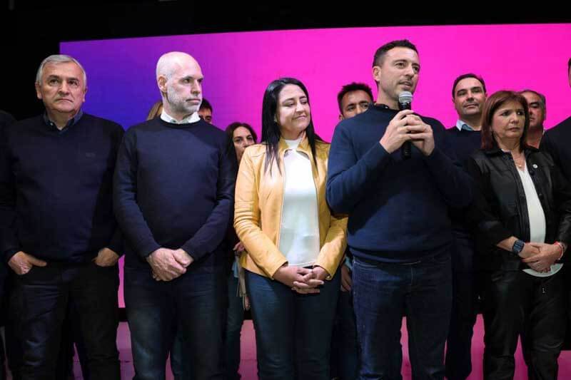 El candidato de la oposición, Rodrigo de Loredo, diputado nacional y exponente provincial de la alianza Cambiemos, tras la contabilización de votos reconoció su derrota: 