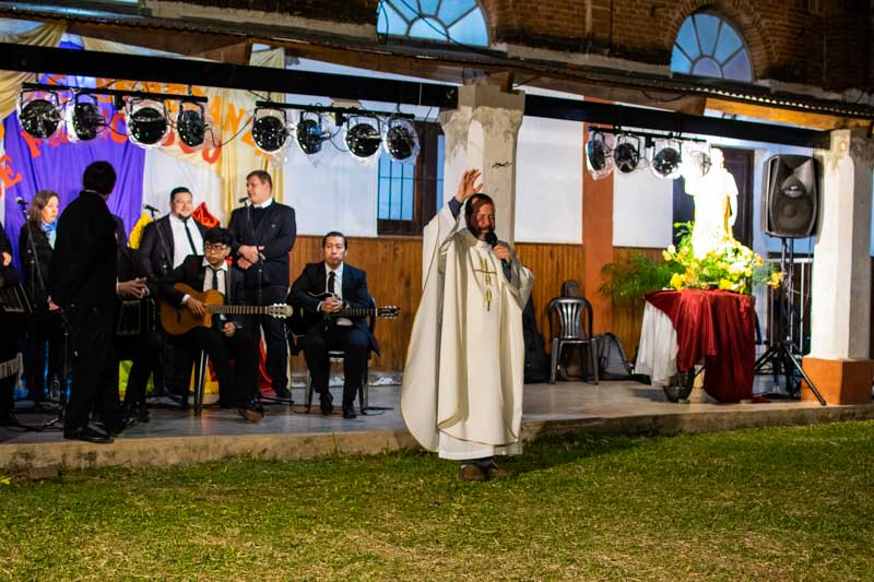En Corrientes esta celebración se sostiene como una de las expresiones más auténticas del patrimonio cultural local, transmitida de generación en generación con renovado significado.