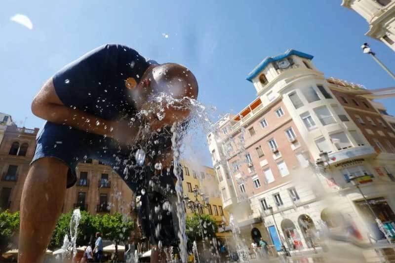 Copérnico confirmó a Reuters que el récord de temperatura media diaria del año pasado parece haber sido superado, destacando la continuidad del calor extremo. Desde junio de 2023, cada mes ha sido el más caluroso en comparación con los registros históricos correspondientes, sumando 13 meses consecutivos de temperaturas récord. 