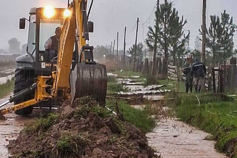  Más de 360 mm de lluvia }