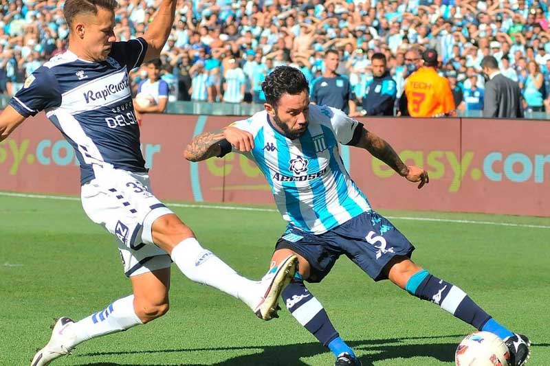 Hoy continuará la jornada a las 15 horas, con el choque entre Deportivo Riestra y Lanús. Más tarde, a las 16.30, Barracas Central recibirá a Talleres de Córdoba, a las 19 Belgrano hará lo propio con Unión y, a las 21, Racing Club será el local de Gimnasia y Esgrima La Plata.