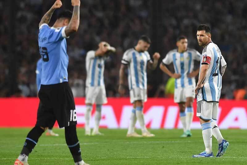 Argentina no logró revertir la situación, pero se mantiene siendo líder en las eliminatorias y buscará rehabilitarse contra Brasil el martes en el Maracaná.