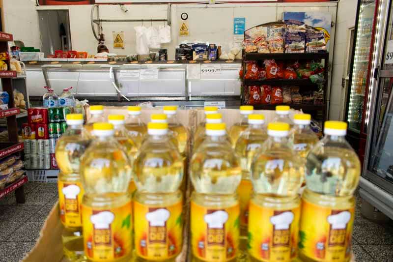 La inflación, según el último dato disponible de junio, ya alcanza un 113,4% interanual, pronosticando una tendencia de dos dígitos hasta fin de año. Esta situación ha llevado a los consumidores a tomar decisiones rápidas en medio de la incertidumbre. 