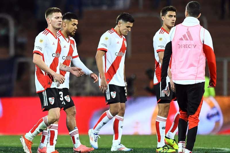 El técnico Demichelis introdujo cambios en el segundo tiempo, incluyendo a Nacho Fernández y Bareiro, pero no logró mejorar el desempeño del equipo. River tuvo la posesión, pero careció de profundidad y creatividad para generar oportunidades claras de gol.