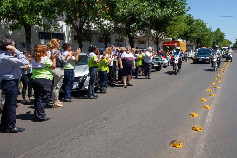 Los compañeros de la Dirección de Tránsito despidieron a Ramón en la avenida Artigas.