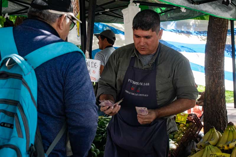 El nordeste es la cuarta región con mayor inflación, con una variación del Índice de Precios al Consumidor (IPC) del 4,4%, el noroeste ocupa el primer lugar con un 5%, seguido por la Patagonia, un 4,6%, le sigue Cuyo, con un 4,5%, tras el NEA está el Gran Buenos Aires, con un 4,1%, y la región Pampeana, con un 3,9%. Por otro lado, el costo de la canasta básica total (CBT), que mide la línea de pobreza, subió un 4,4%, por lo que una familia tipo necesitó tener un ingreso correspondiente a $939.887.